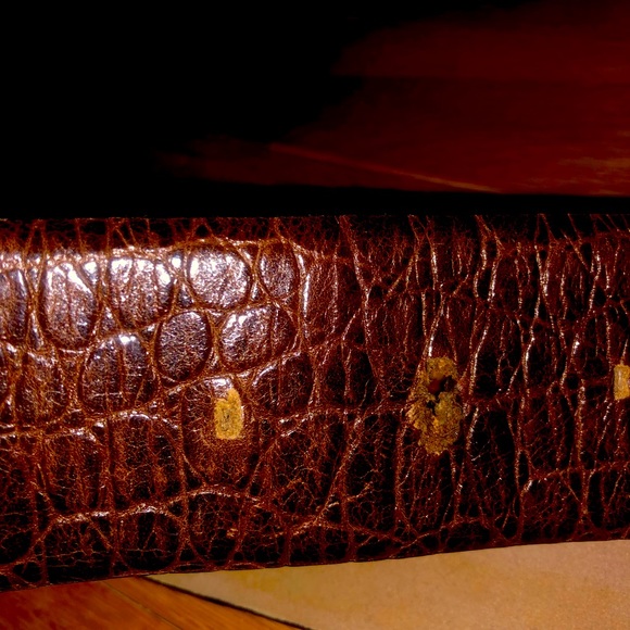 Ann Taylor chocolate brown leather belt - Picture 2 of 3